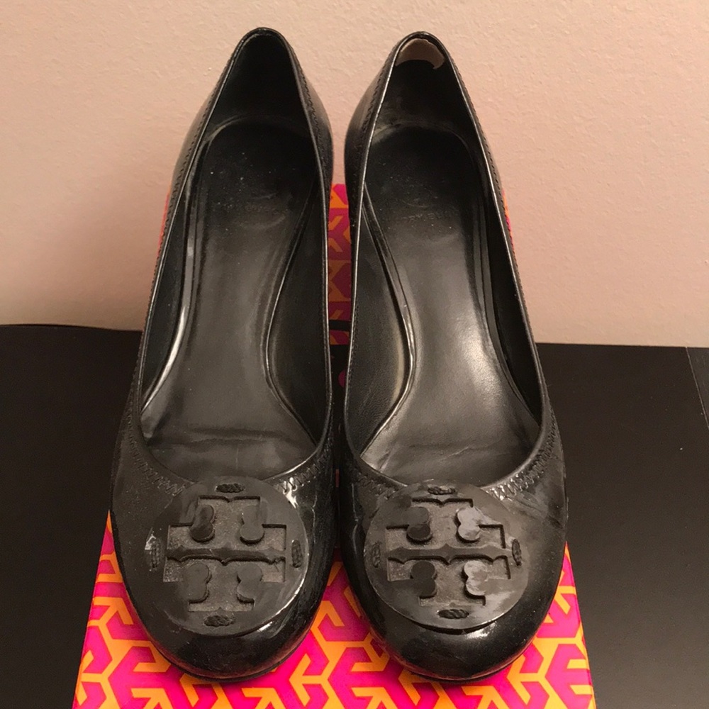 Tory Burch black patent Amy heel | size 9